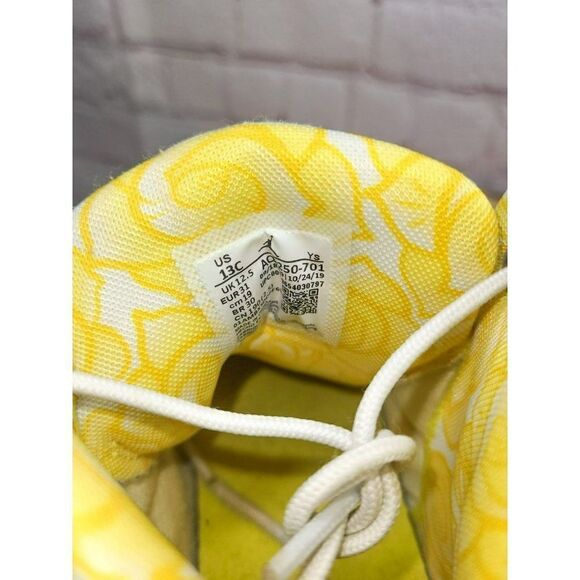 Air Jordan Max Aura Basketball Shoes Dynamic Yellow Boys Size 13 - Picture 5 of 7